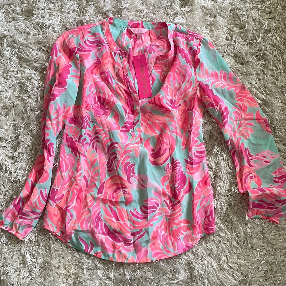 NWT Lilly Pulitzer Elsa top in Lilly’s Favorite Things print